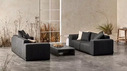 Blinde Design Niche 50 Coffee Table brings minimalist luxury to a private living room, enriching modern coffee table styling.
